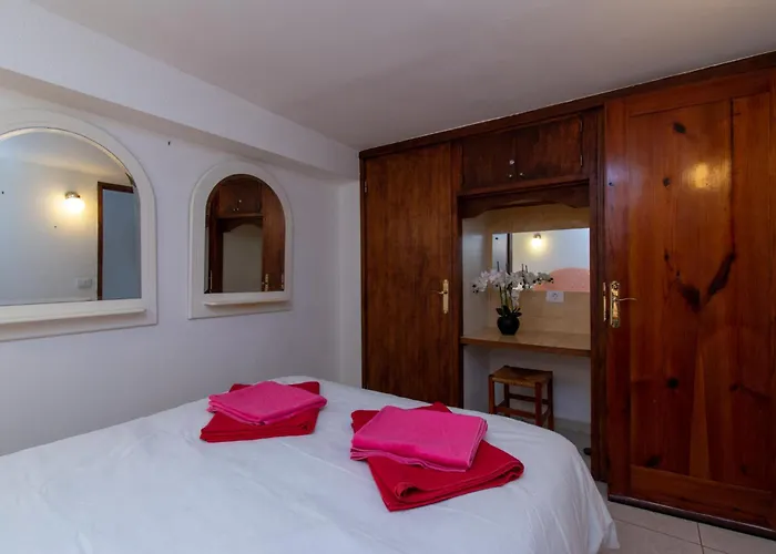 Lovely 1 Bedroom With Sea Views