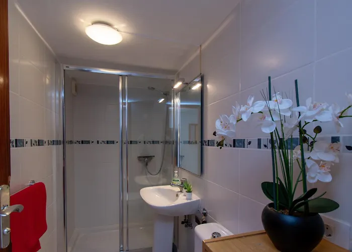 Lovely 1 Bedroom With Sea Views *